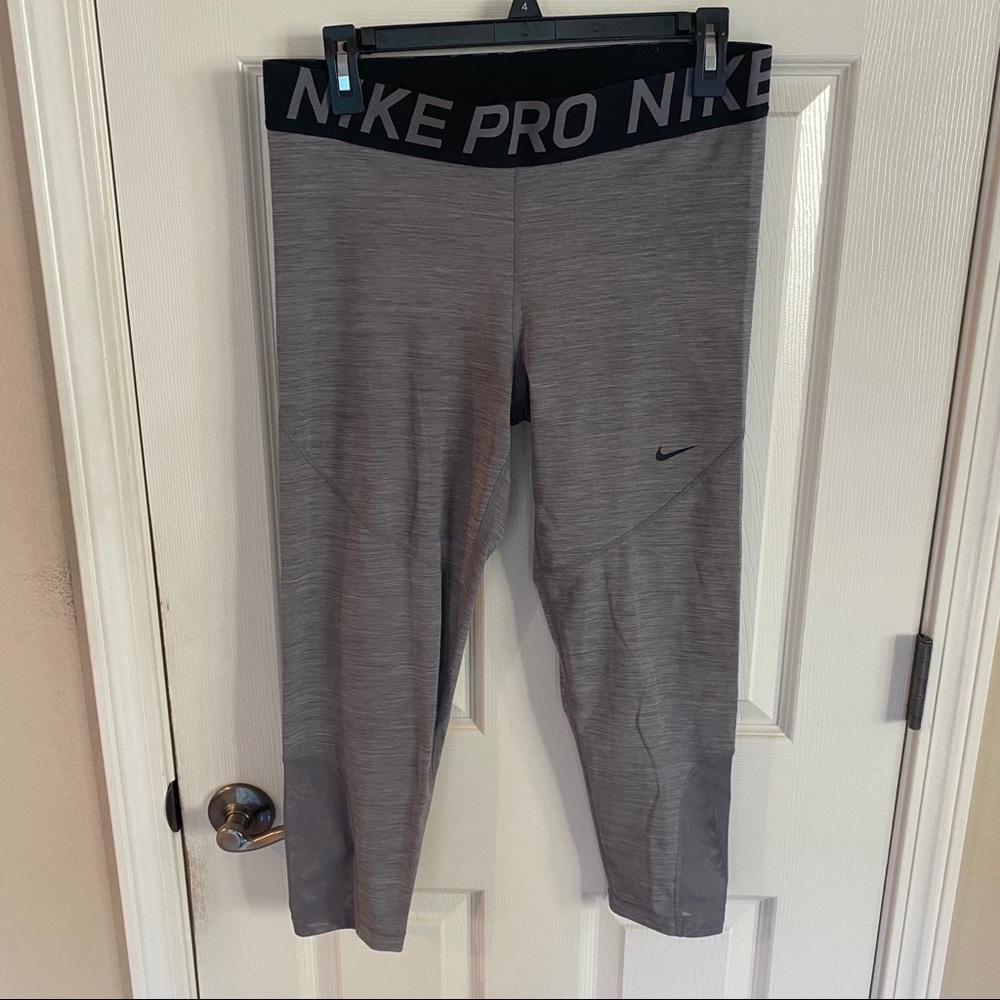 Nike Pri Dri Fit Capri Leggings - Size XL